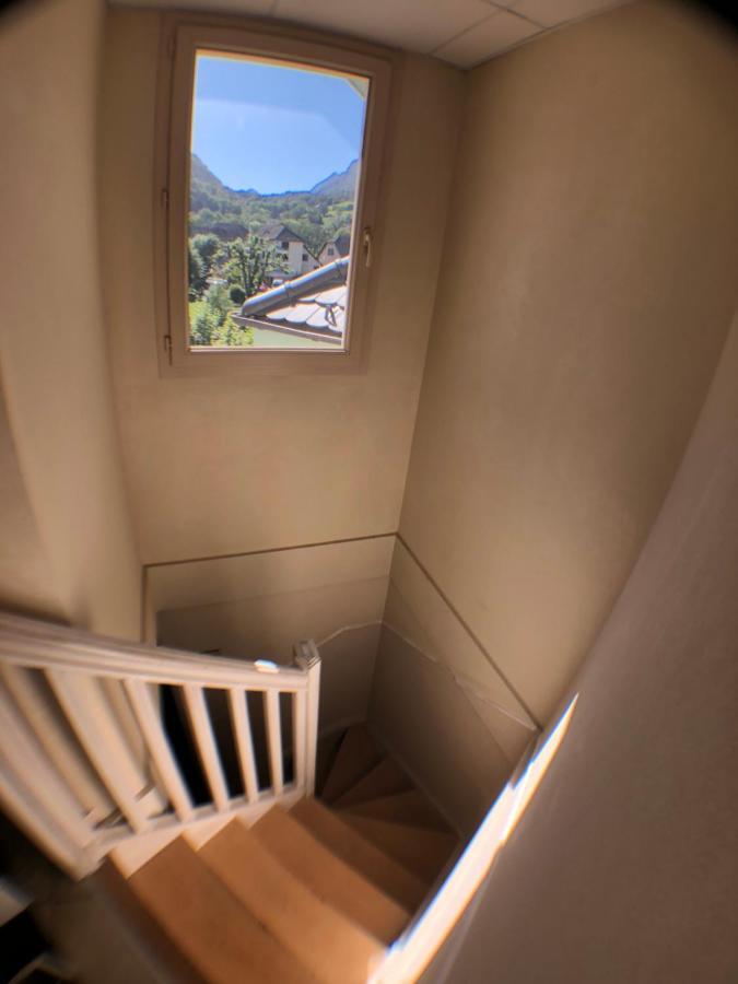 Logement Atypique Avec Vue Unique Panoramique Sur Le Lac D'Annecy, Dans Une Residence Avec Plage Et Ponton Privee Sur La Commune De デュアン エクステリア 写真